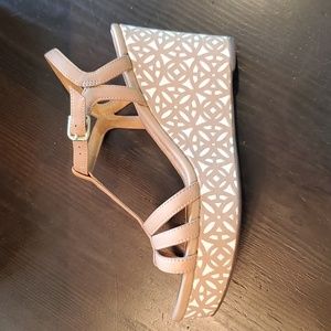 Clarks Amelia Avery cream and beige summer strappy sandals.